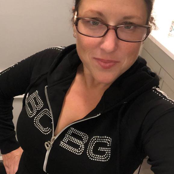 Meet your Posher, Sara - Picture 1 of 1